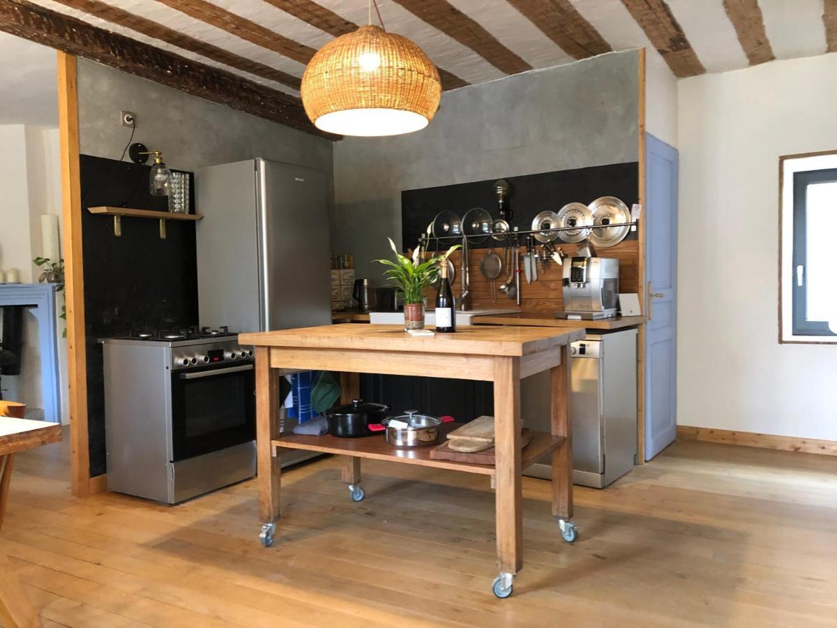 Maison près de la rivière Arbois Extérieur photo