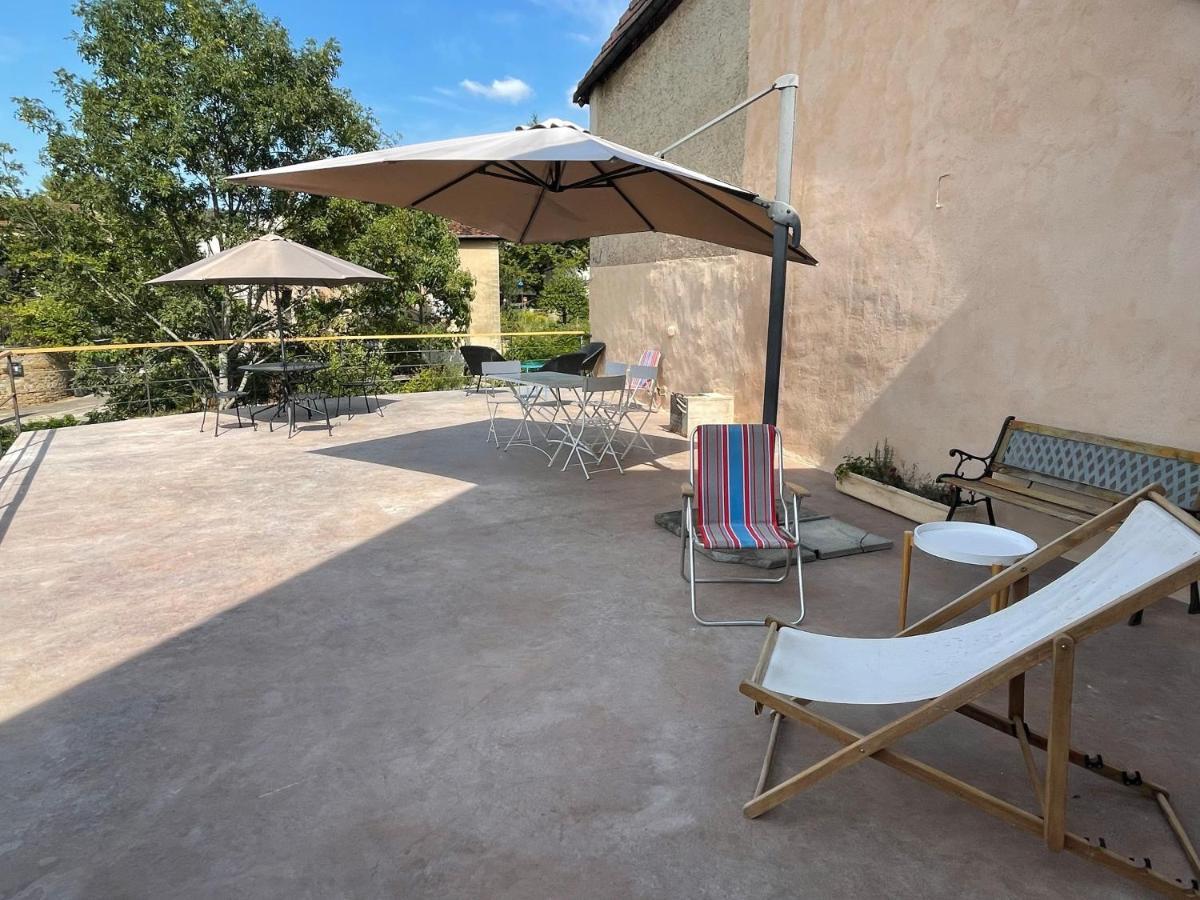 Maison près de la rivière Arbois Extérieur photo